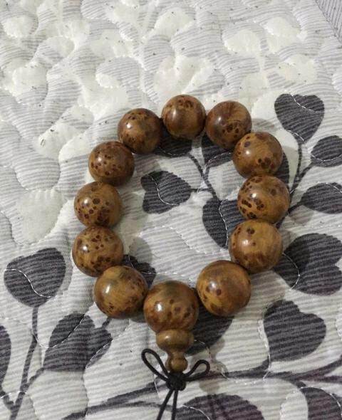 【爱游戏(ayx)中国官方网站】94岁老太牙齿完好自称吃饭时爱喝盅酒(图1) ayx官网